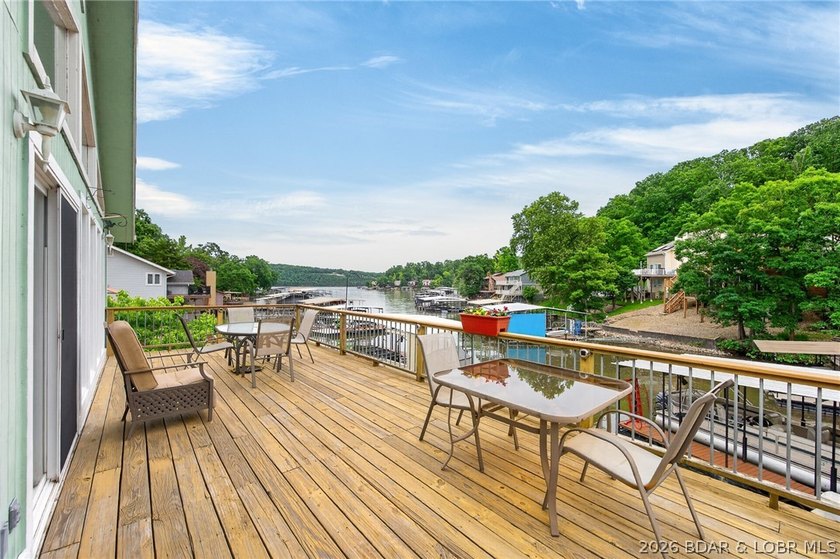 This property offers calm waters, 3 to 4 bedrooms, 3 full baths - photo 38