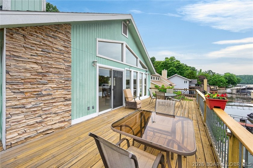 This property offers calm waters, 3 to 4 bedrooms, 3 full baths - photo 41