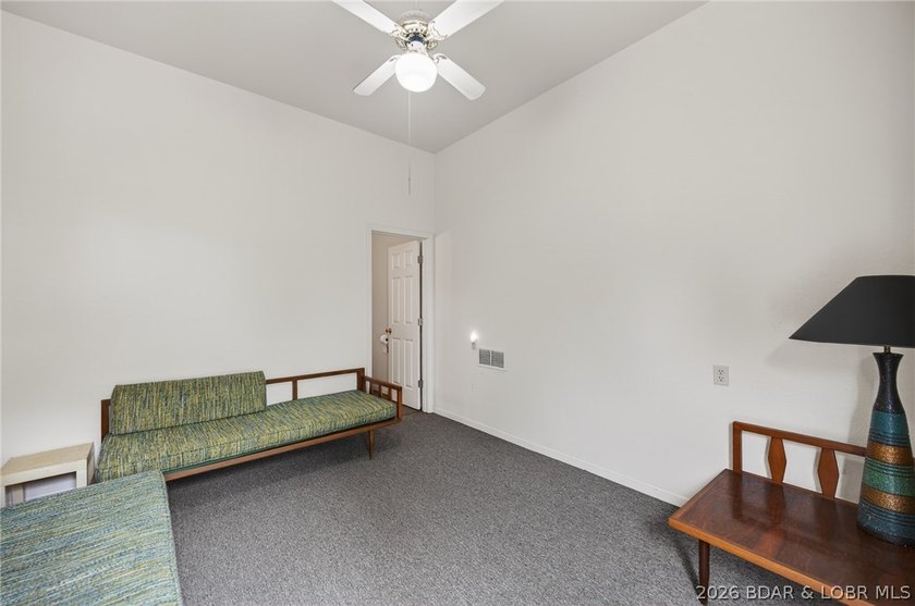 This property offers calm waters, 3 to 4 bedrooms, 3 full baths - photo 47
