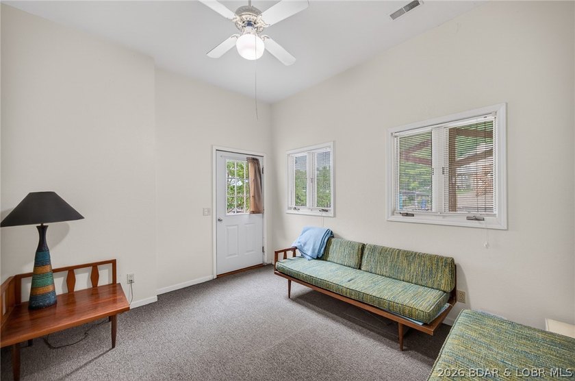 This property offers calm waters, 3 to 4 bedrooms, 3 full baths - photo 48