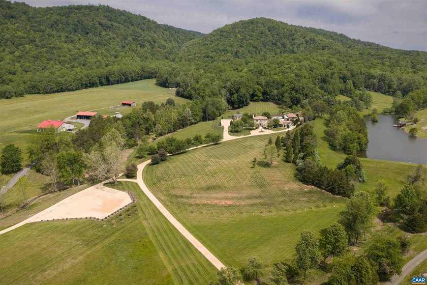 Set amidst 17 beautifully landscaped acres, Monte Ventoso is an - photo 3