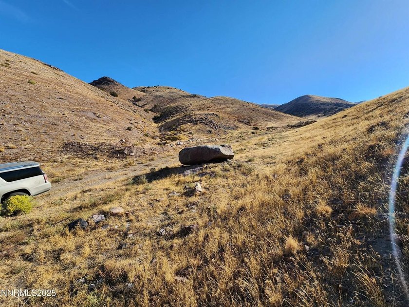 Fantastic view from the top of hill overlooking Palomino Valley - photo 7