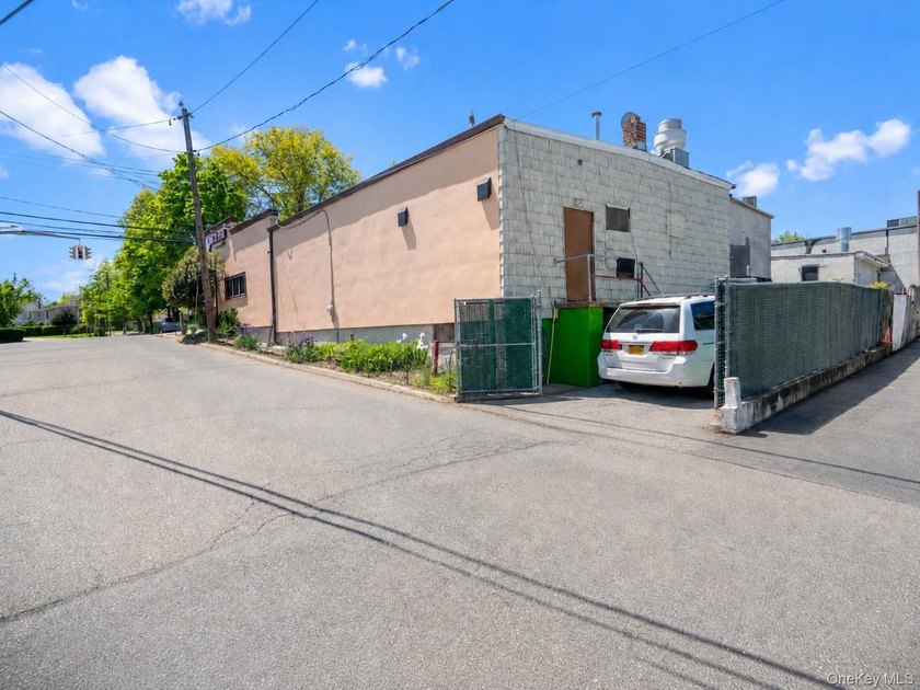 Fully leased two-tenant commercial investment opportunity - photo 20
