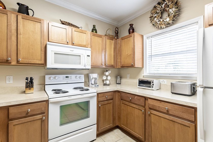 FULLY FURNISHED - Discover this inviting 2 bedroom, 2 bathroom - photo 14
