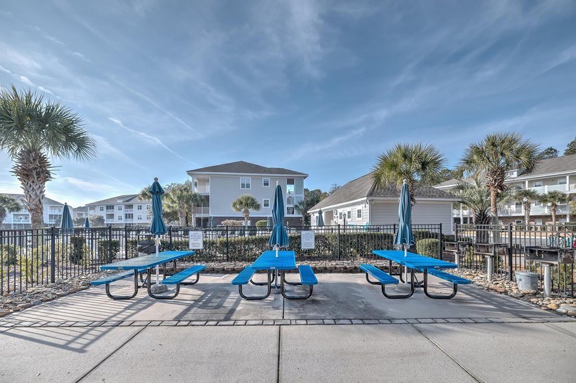 FULLY FURNISHED - Discover this inviting 2 bedroom, 2 bathroom - photo 21