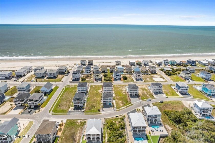 Welcome to **Sun Kissed**, a beautifully furnished 5-bedroom - photo 15