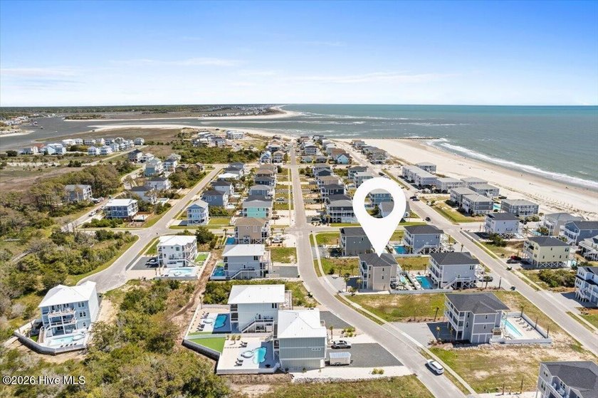 Welcome to **Sun Kissed**, a beautifully furnished 5-bedroom - photo 17