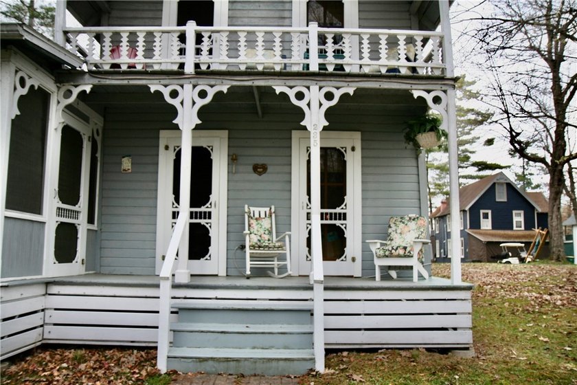 Welcome to *Island Treasure*, a charming historic cottage - photo 4