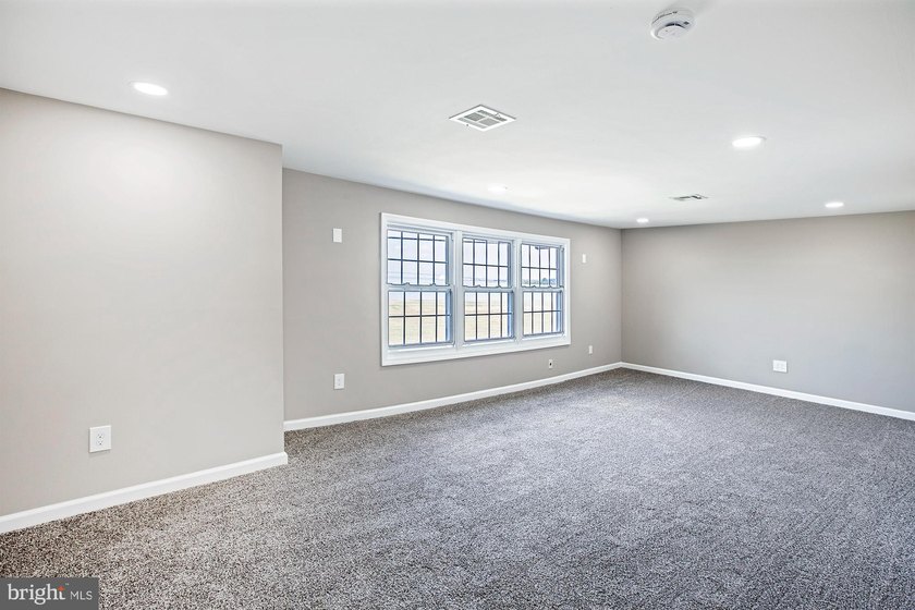 Looking for more home for your money? This beautifully renovated - photo 17