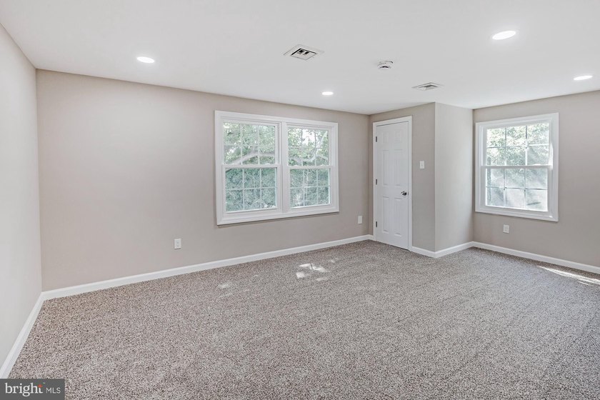 Looking for more home for your money? This beautifully renovated - photo 21