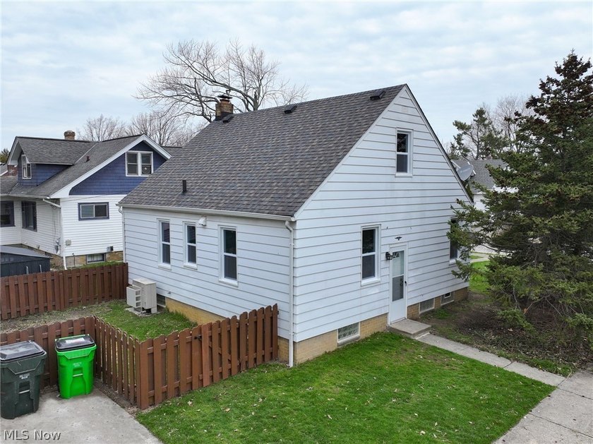 Completely renovated inside and out, this charming cape cod - photo 27