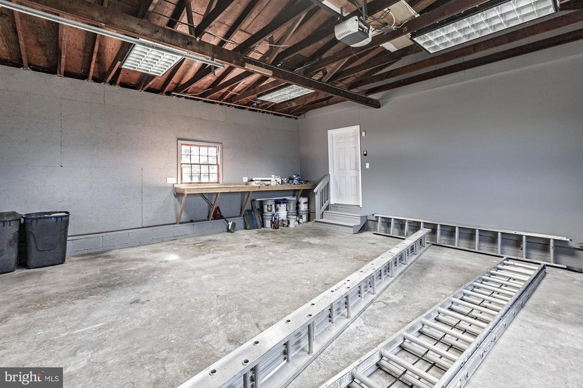 Looking for more home for your money? This beautifully renovated - photo 28
