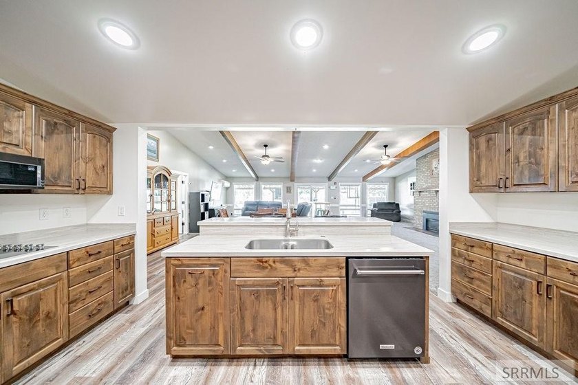 Once a licensed assisted-living home, this one-of-a-kind 4,292 - photo 16