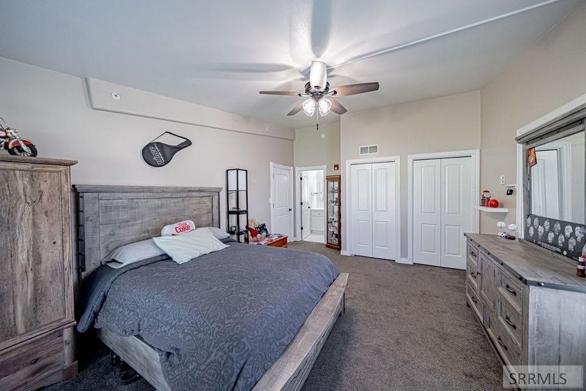 Once a licensed assisted-living home, this one-of-a-kind 4,292 - photo 21