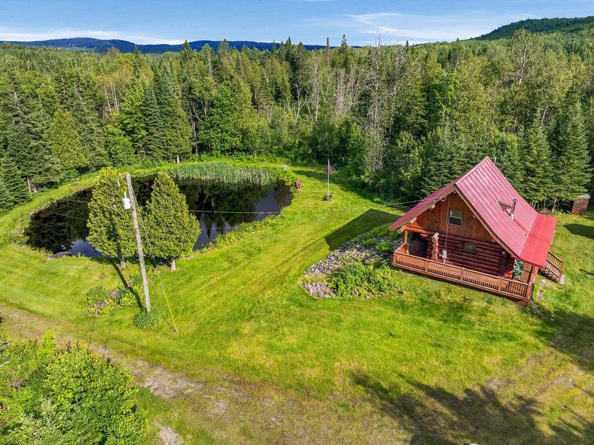Unique in every way! This spectacular handcrafted full-log home - photo 22