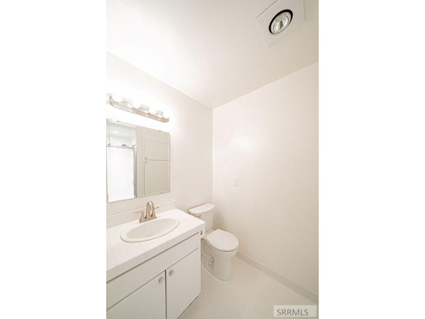 Once a licensed assisted-living home, this one-of-a-kind 4,292 - photo 27