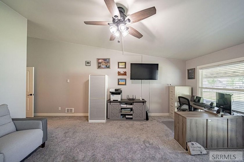 Once a licensed assisted-living home, this one-of-a-kind 4,292 - photo 35
