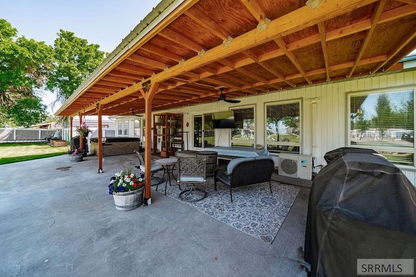 Once a licensed assisted-living home, this one-of-a-kind 4,292 - photo 38