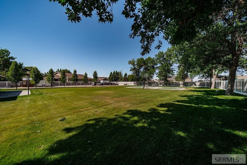 Once a licensed assisted-living home, this one-of-a-kind 4,292 - photo 39
