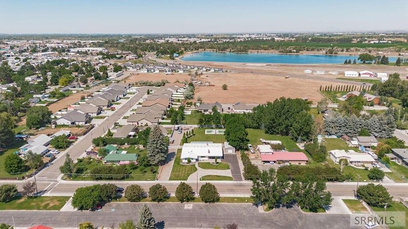 Once a licensed assisted-living home, this one-of-a-kind 4,292 - photo 44