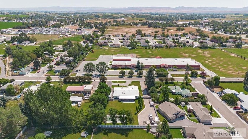 Once a licensed assisted-living home, this one-of-a-kind 4,292 - photo 46