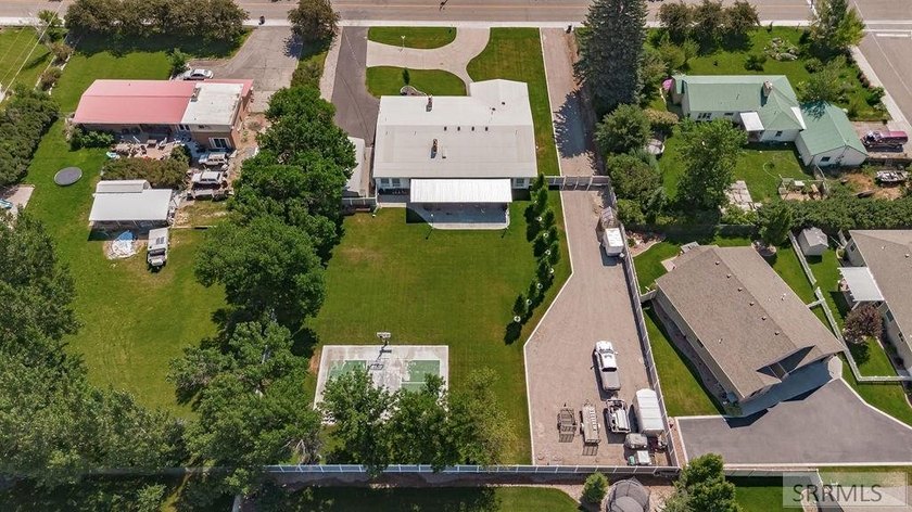 Once a licensed assisted-living home, this one-of-a-kind 4,292 - photo 47