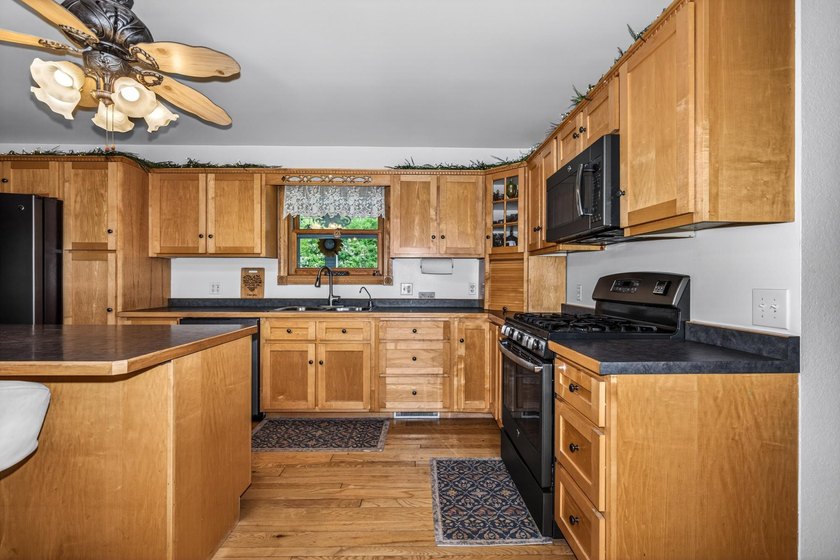 Escape to the Northwoods and discover a rare waterfront retreat - photo 13