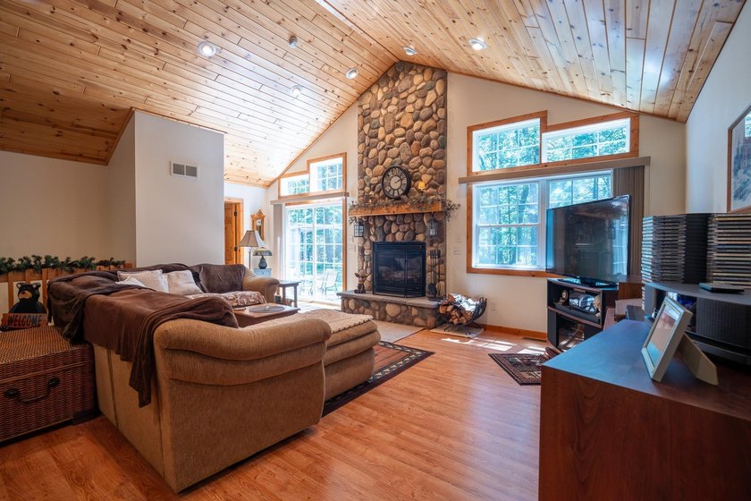 Welcome to your private retreat nestled on 2.71 serene acres - photo 14
