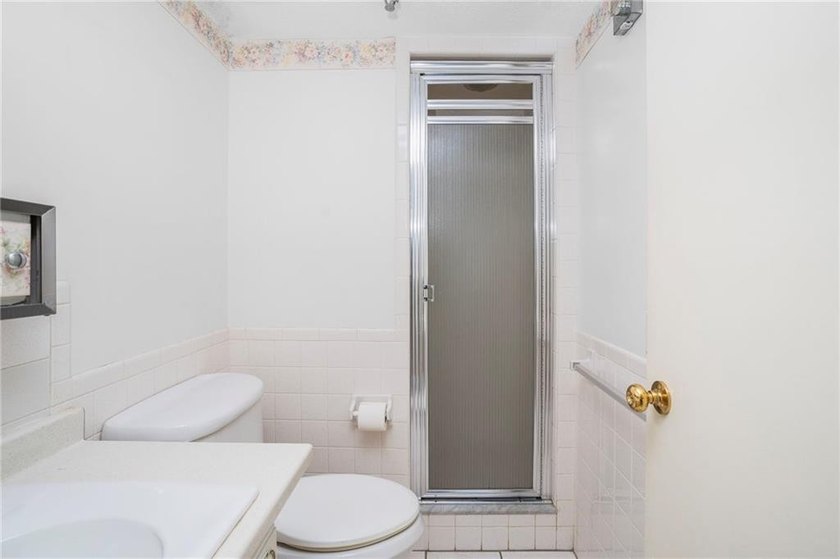 Empty Nesters or 1st time buyers! 2 bedroom, 2 bathroom one - photo 19