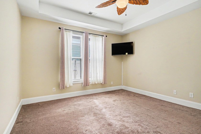 Welcome to this beautifully maintained 3+ bedrooms plus den, 2 - photo 15