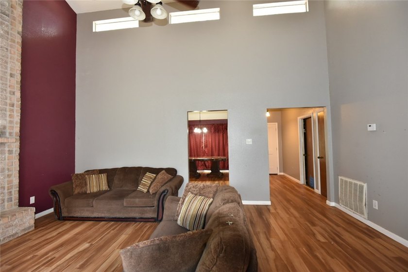 Welcome home to this charming 2-bedroom, 1-bath starter home - photo 10