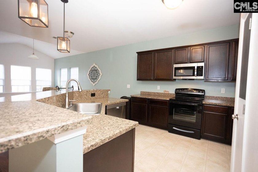 Don't miss this move-in ready Chapin home offering 4-bedroom - photo 11