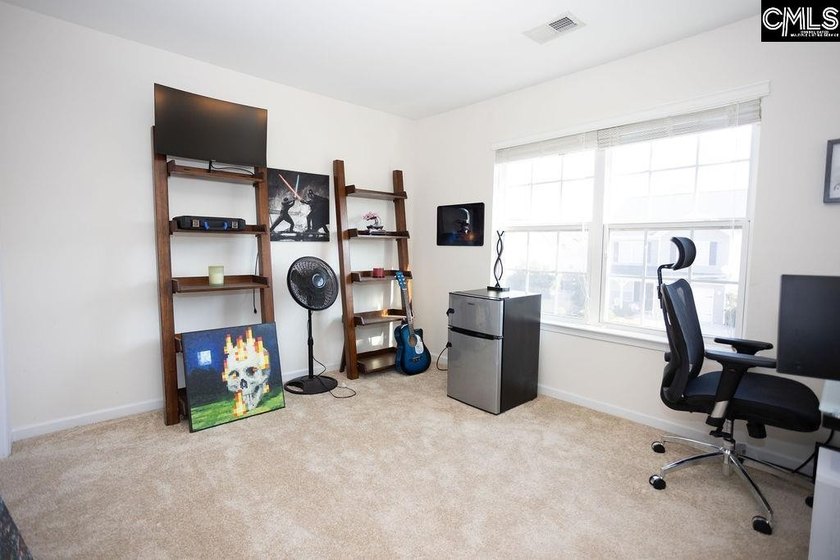 Don't miss this move-in ready Chapin home offering 4-bedroom - photo 33