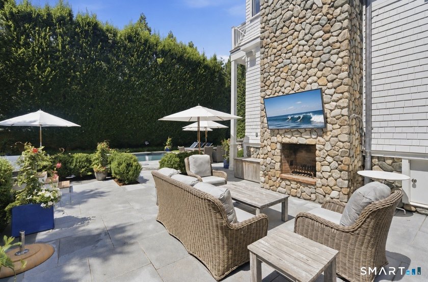 Your new fully custom near beach luxury residence is ready for - photo 3