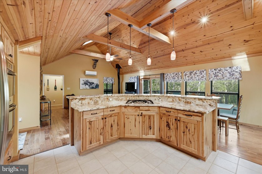 Rarely do you find a completely renovated mountain cabin with a - photo 12