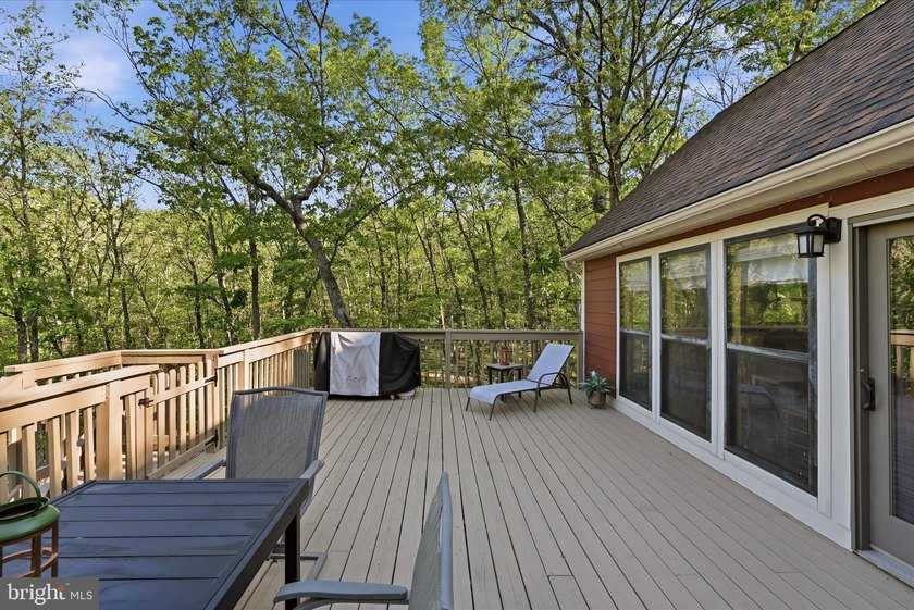 Rarely do you find a completely renovated mountain cabin with a - photo 19