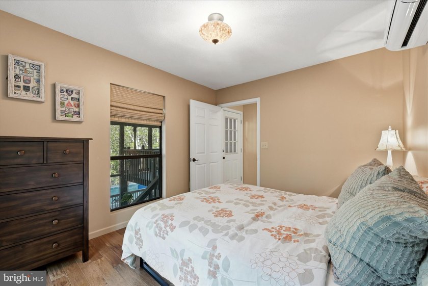 Rarely do you find a completely renovated mountain cabin with a - photo 22