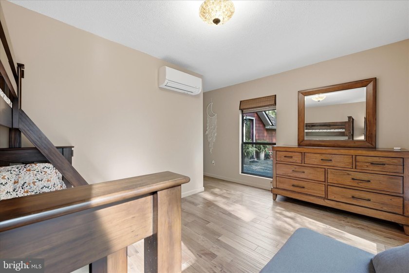 Rarely do you find a completely renovated mountain cabin with a - photo 27