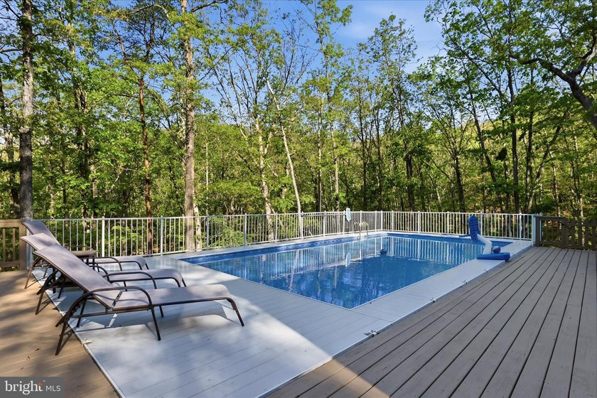 Rarely do you find a completely renovated mountain cabin with a - photo 36