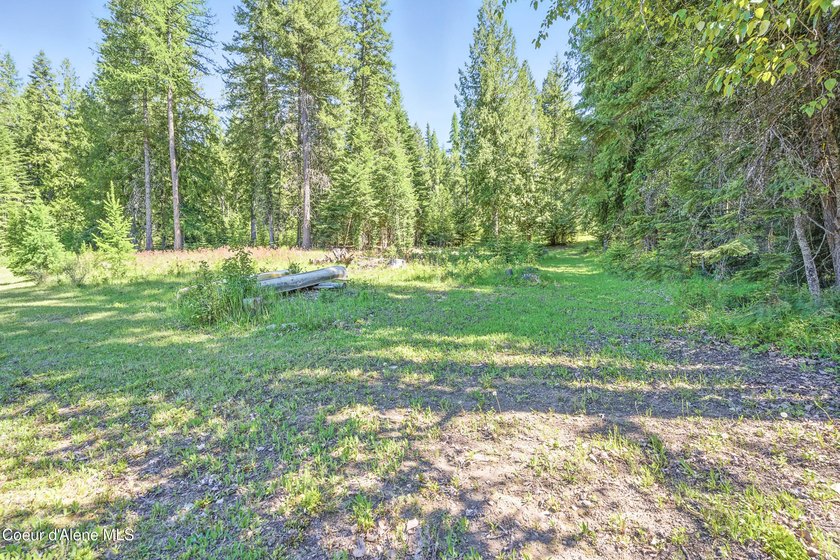 Behold a scarce opportunity with large acreage! This stunning - photo 37