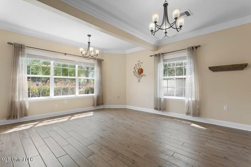 Feel the ocean breeze in this picturesque oasis with majestic - photo 20