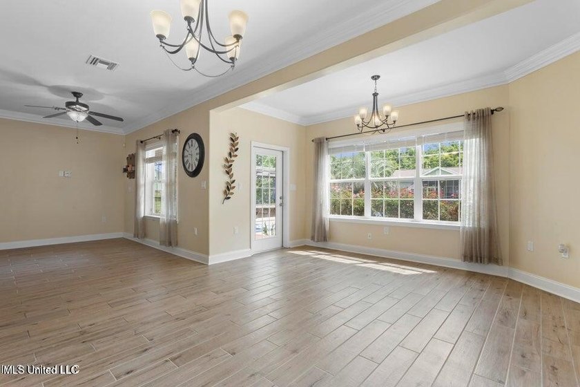 Feel the ocean breeze in this picturesque oasis with majestic - photo 21