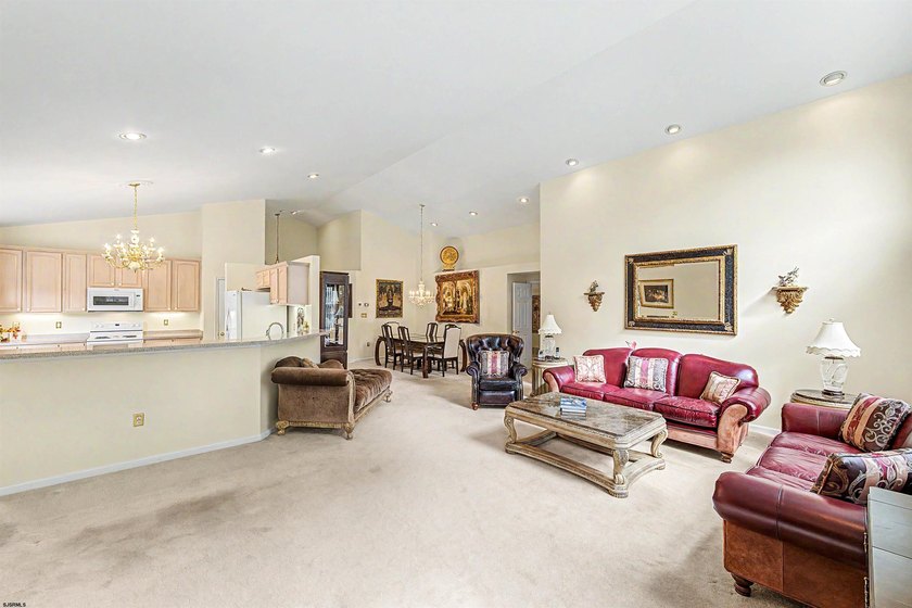 Devonshire Village beauty -- Beautiful 3 bedroom/2 bath sought - photo 22