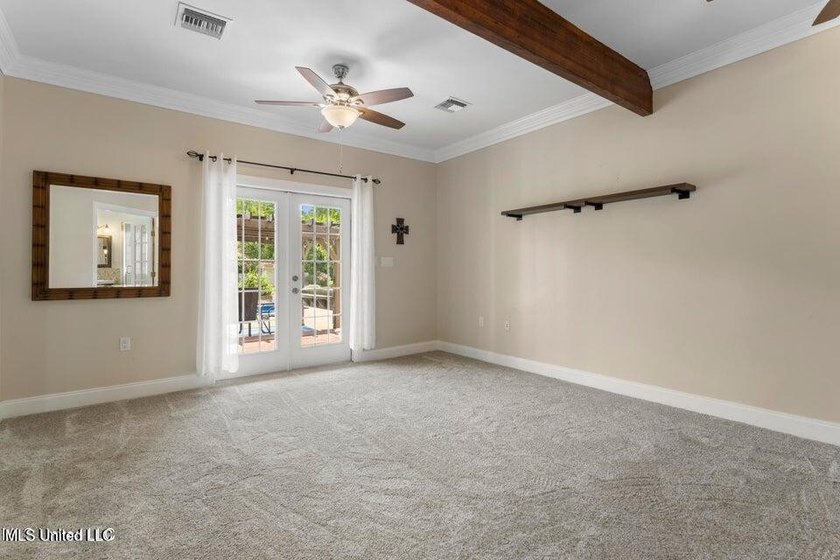 Feel the ocean breeze in this picturesque oasis with majestic - photo 24