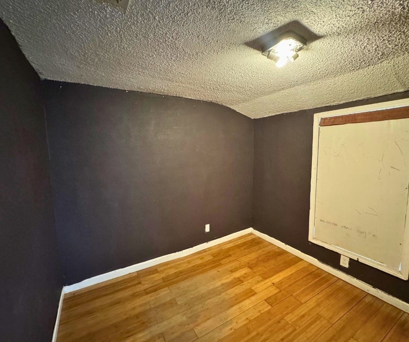 Welcome to 4325 Kostoryz Road in Corpus Christi, a versatile - photo 7