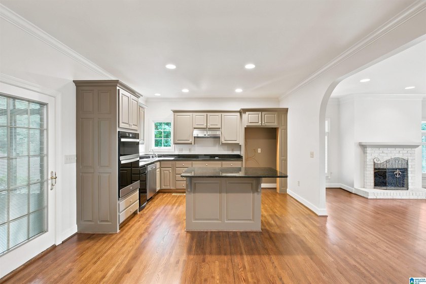 If you're looking for a private setting in Homewood, this - photo 11