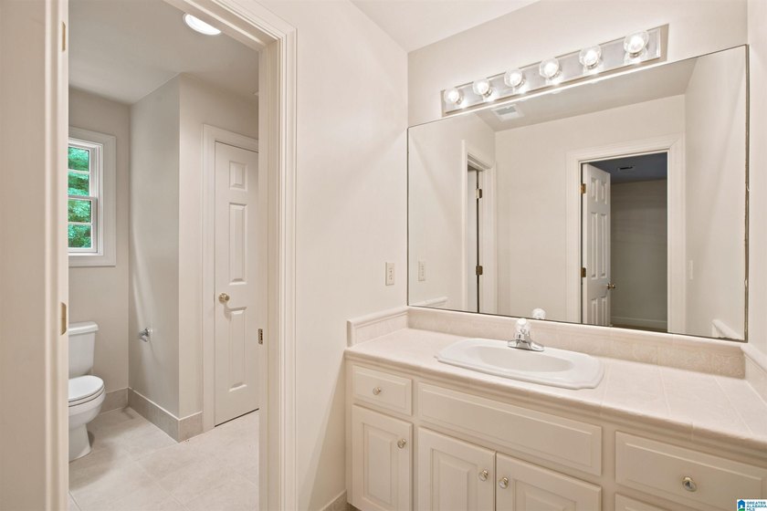 If you're looking for a private setting in Homewood, this - photo 29