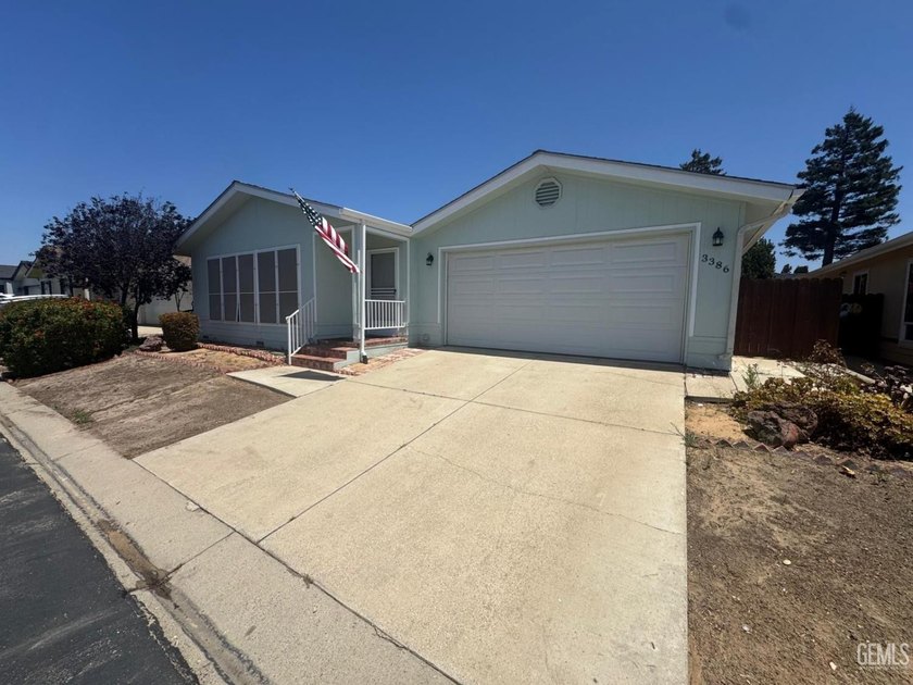 Welcome to 3386 Greenacre Drive! This spacious 3-bedroom - photo 33