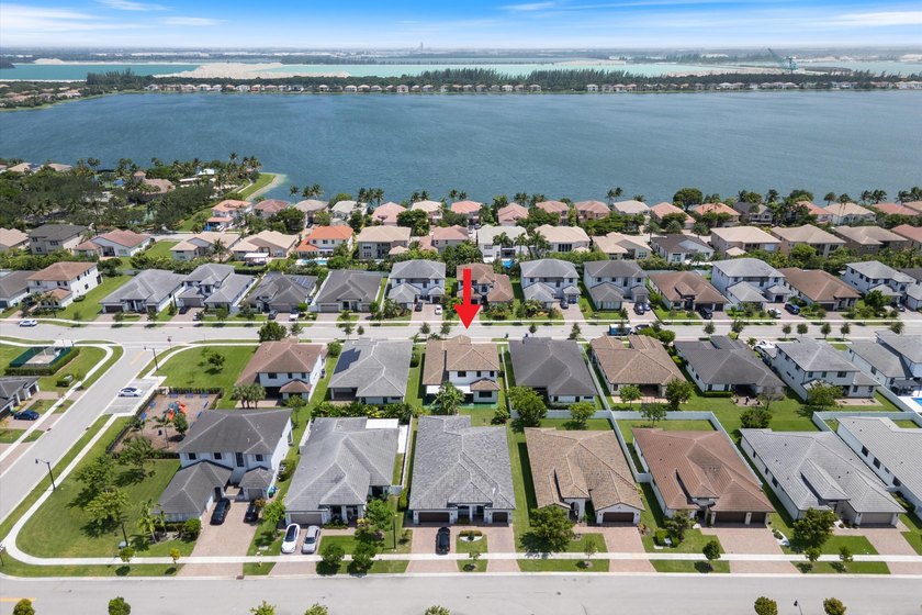 WELCOME TO ONE OF THE MOST PRESTIGIOUS AND RARELY AVAILABLE - photo 33