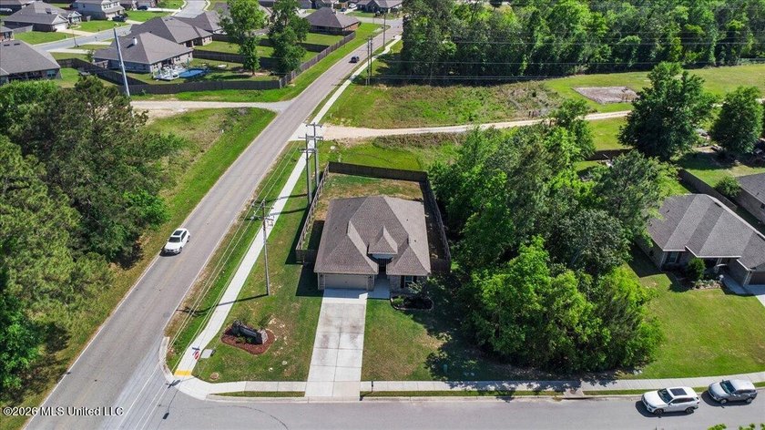 Built in 2021 and maintained like it matters, this 3 bed, 2 bath - photo 34